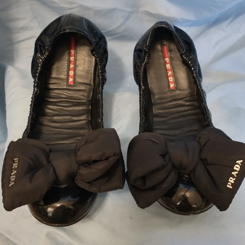 π― Authentic PRADA Black Patent Women's Flats - Picture 5 of 12